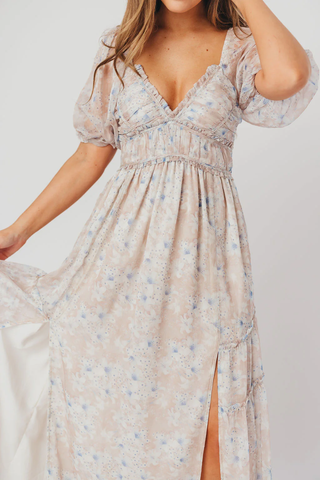 Daphne Maxi Dress in Beige Blue Floral - Bump Friendly & Inclusive Sizing (S-3XL) - Fashionser
