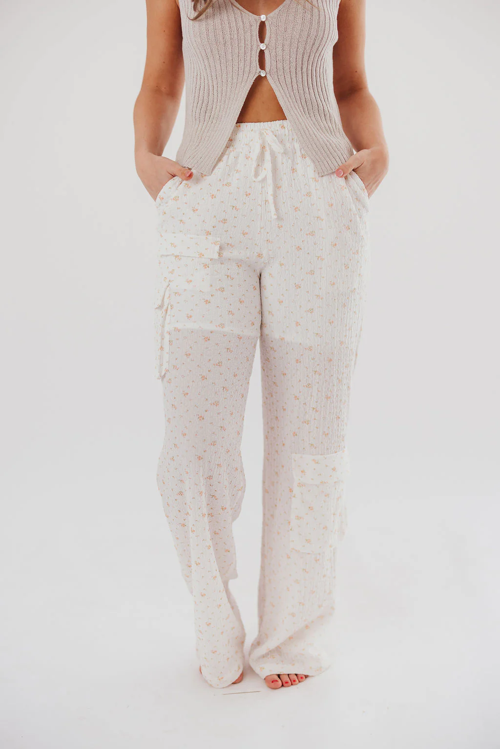Teagan Crinkle Cargo Pants in Off-White Floral - Fashionser