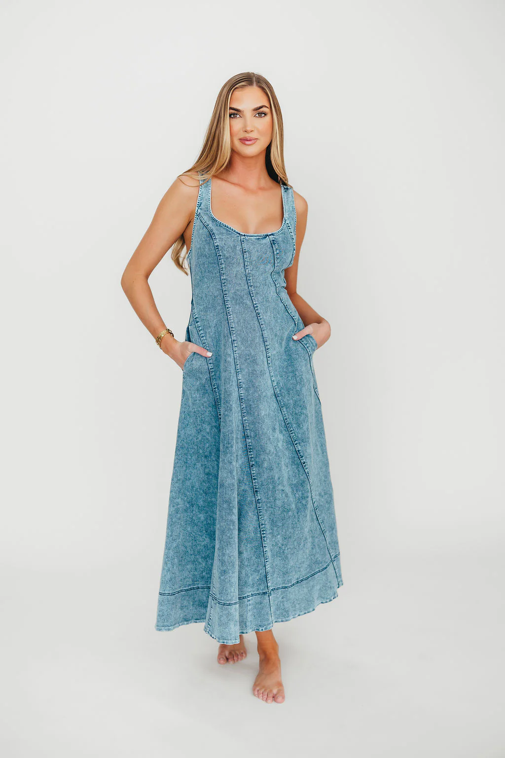 Abigail Sleeveless Denim Midi Dress in Denim Blue - Fashionser