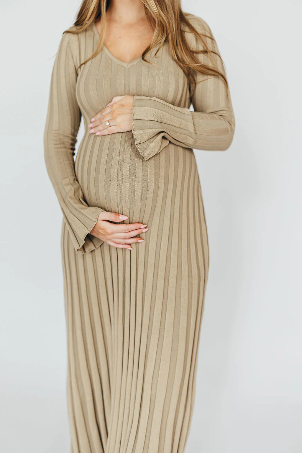 Hadley Long Sleeve V-Neck Knit Maxi Dress in Dune - Fashionser