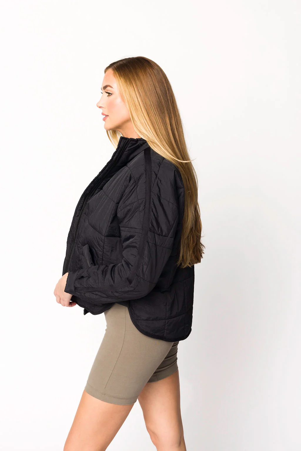 Layla Puffer Jacket in Black - Fashionser