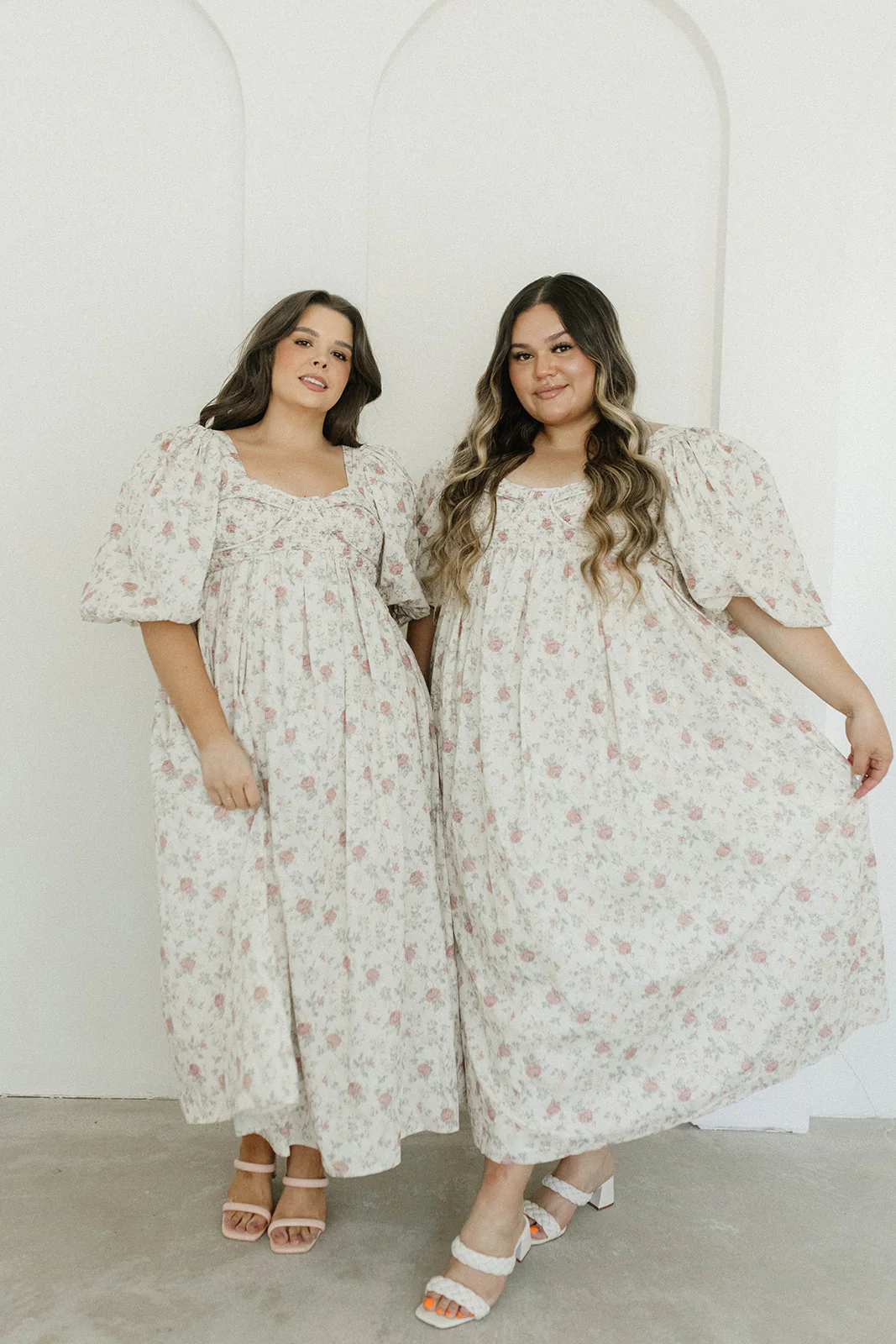 Harlow Maxi Dress in Off-White Floral - Bump Friendly & Inclusive Sizing (S-3XL) - Fashionser