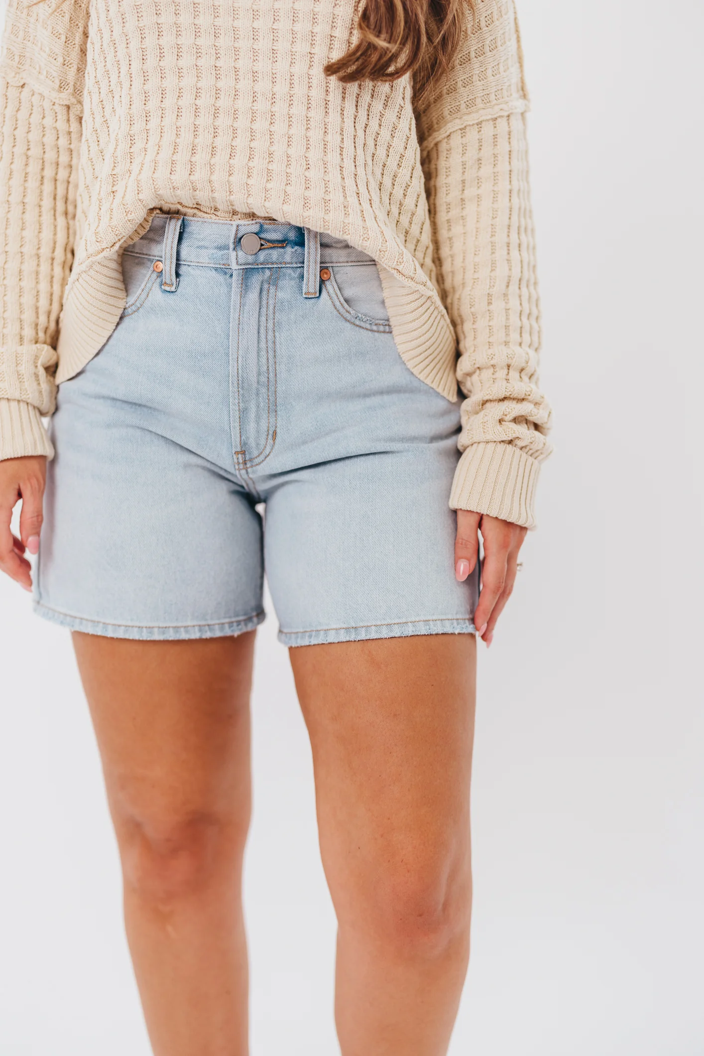Tommie Longer Length Short in Light Denim - Fashionser