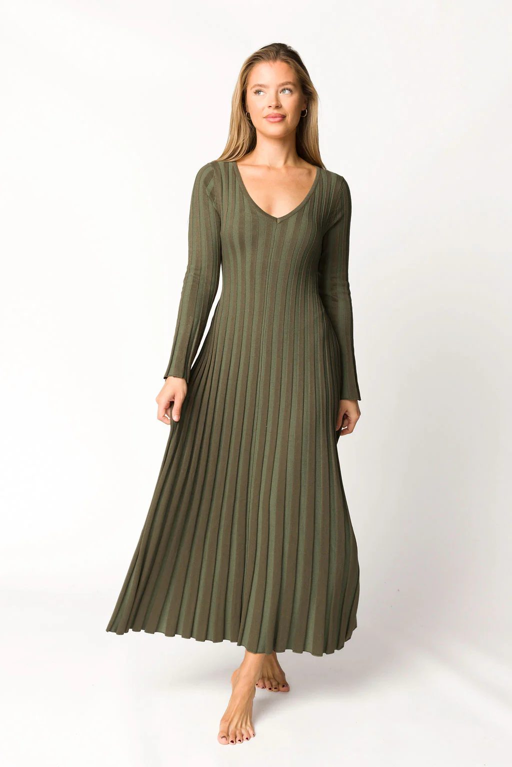 Hadley Long Sleeve V-Neck Knit Maxi Dress in Olive- Bump Friendly - Fashionser