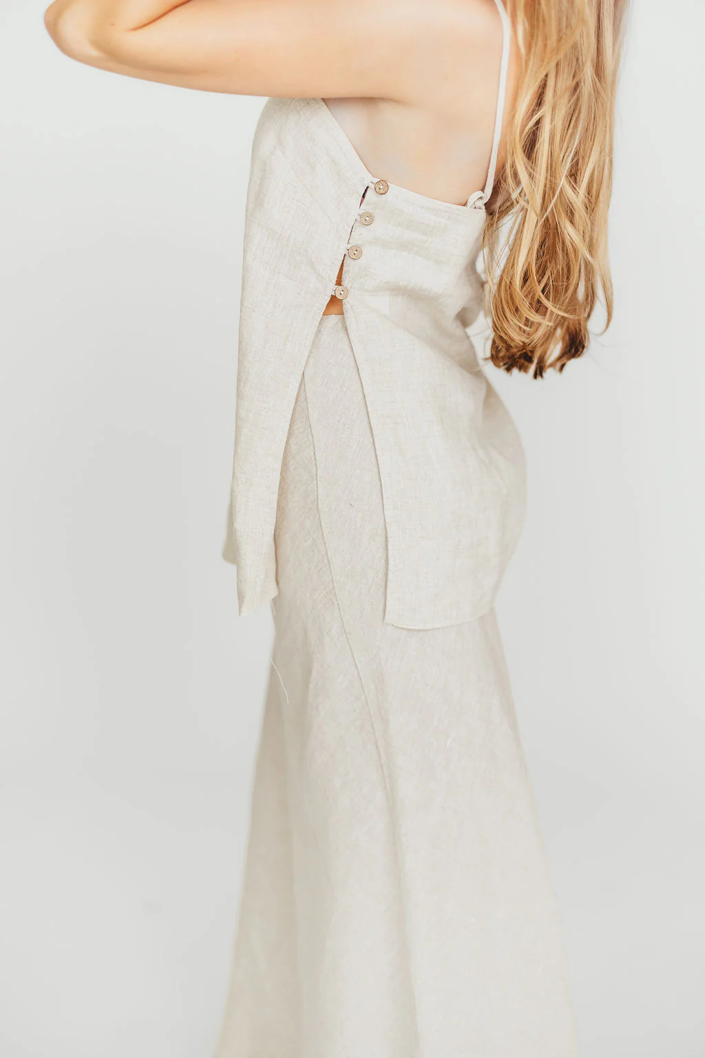 Julieta 100% Linen Top Woven in Linen - Fashionser