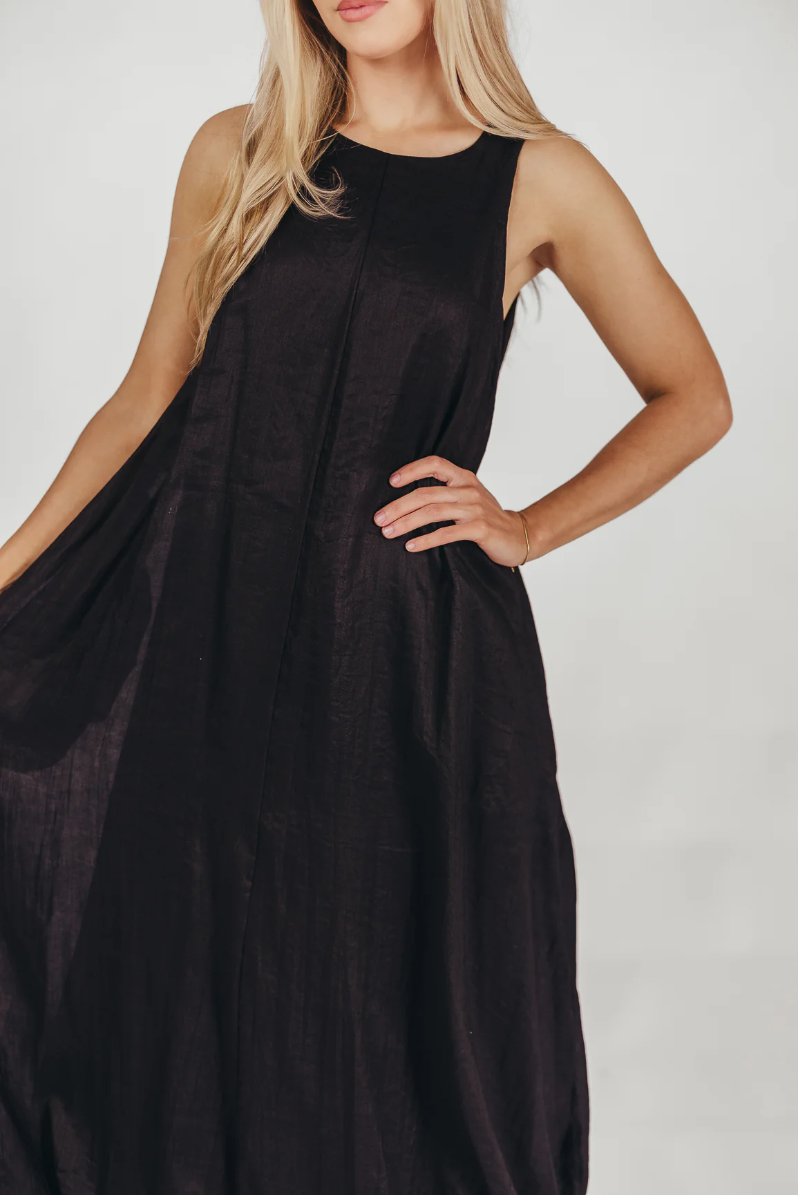 Charlie Linen-Blend Tank Maxi Dress with Pockets in Black - Fashionser