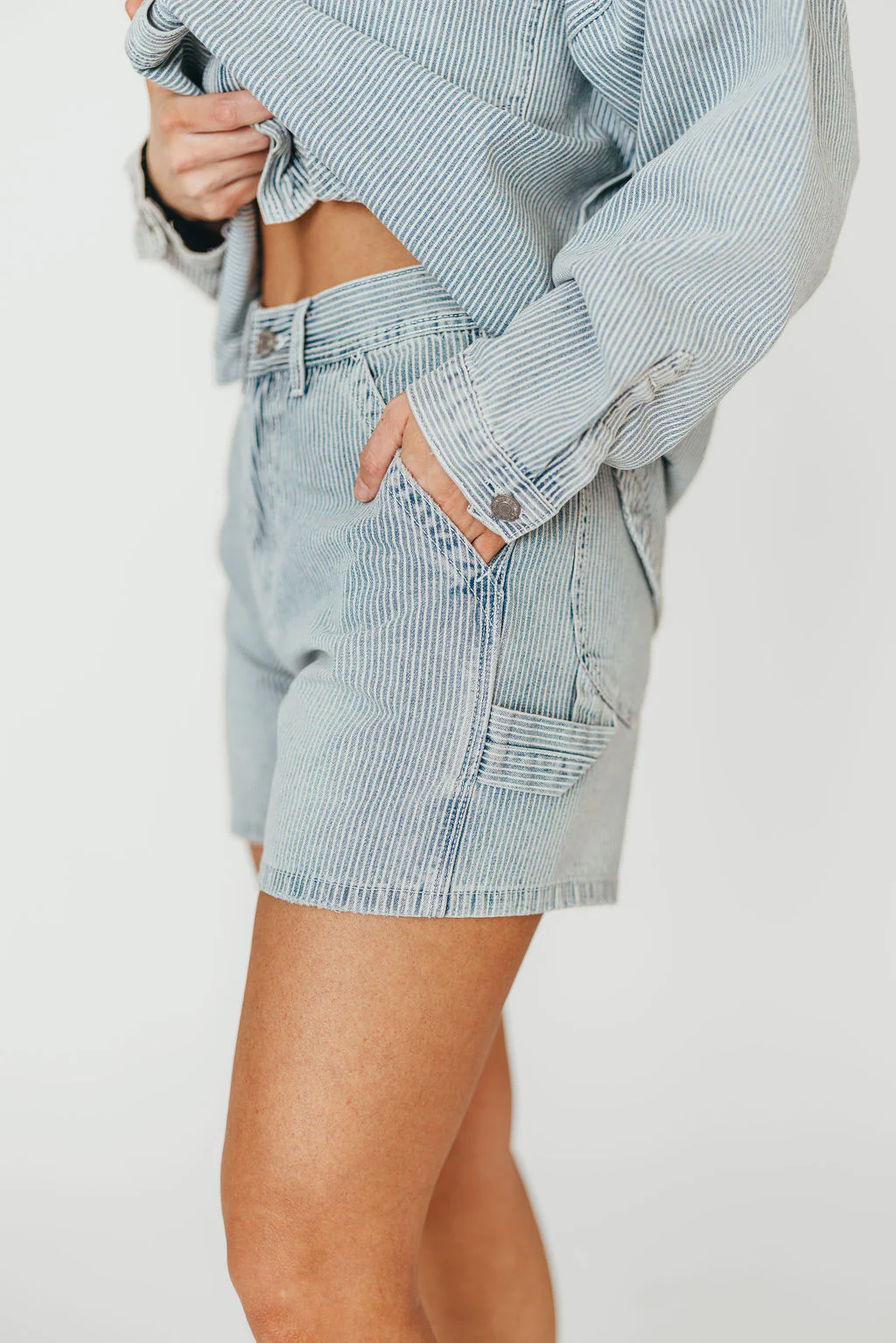 Jayme Shorts in Denim/White - Fashionser