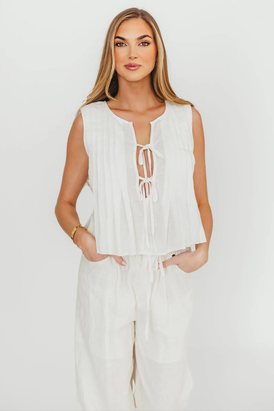 Allexia Bow Tie Tank Woven in Off-White - Fashionser