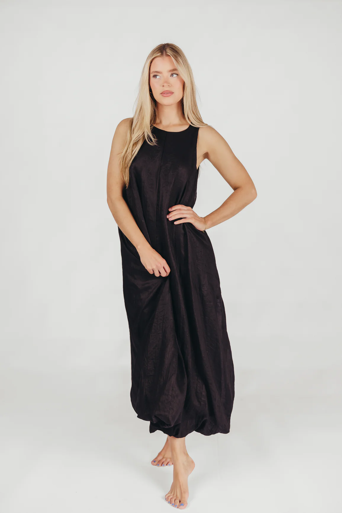 Charlie Linen-Blend Tank Maxi Dress with Pockets in Black - Fashionser