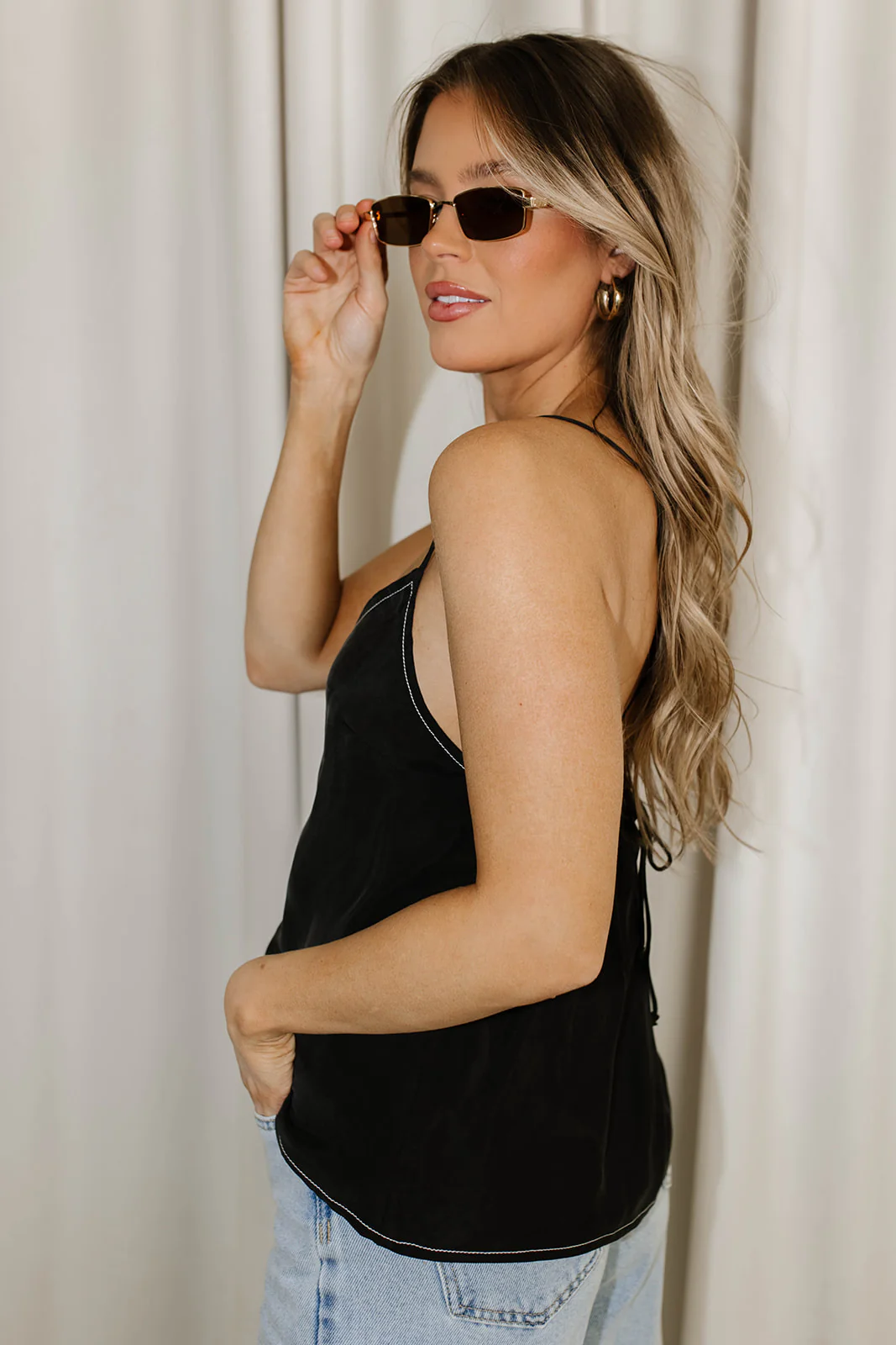 The Monroe Sunglasses in Gold-Brown - Fashionser