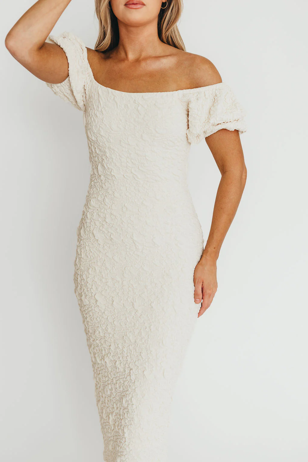 Blakeley Textured Midi Dress in Ivory- Bump Friendly & Inclusive Sizing (S-3XL) - Fashionser