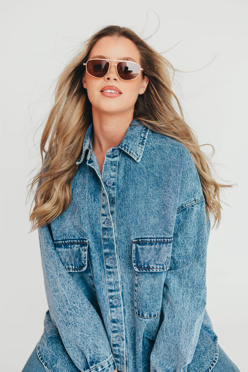 The Halle Sunglasses in Gold-Brown - Fashionser