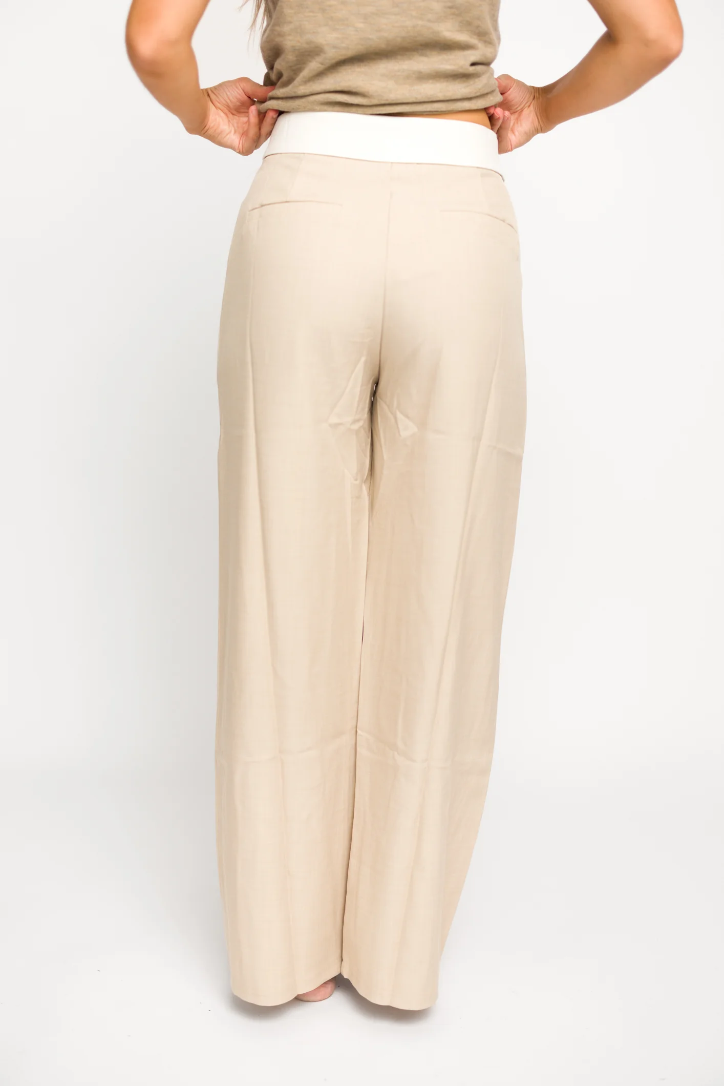 Penelope Tailored Trousers With Contrast Folded Waist in Taupe/Beige - Fashionser