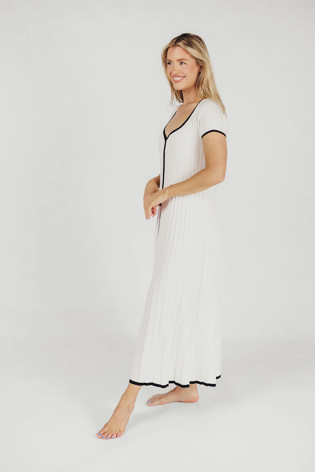 Marilyn Knit Maxi Dress in Off-White - Fashionser