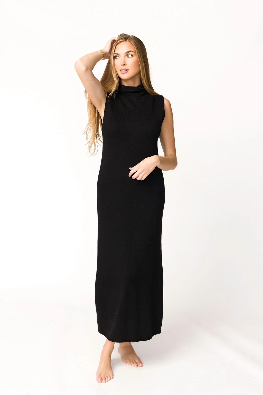 Quinn Turtleneck Maxi Dress in Black - Fashionser