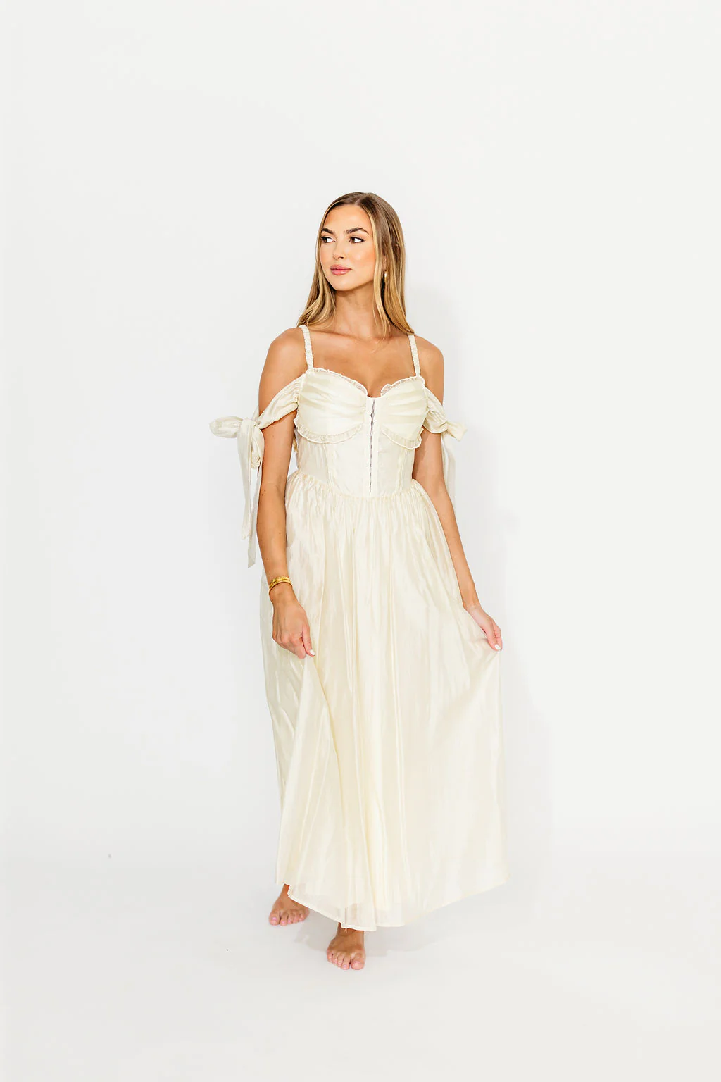 Paulina Sleeveless Sweetheart Midi Dress in Ecru - Fashionser
