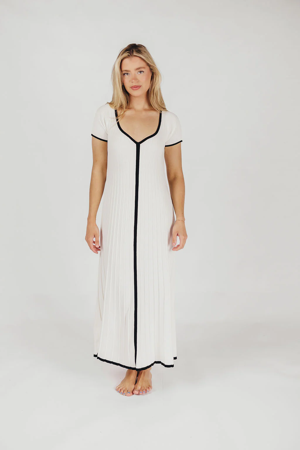 Marilyn Knit Maxi Dress in Off-White - Fashionser