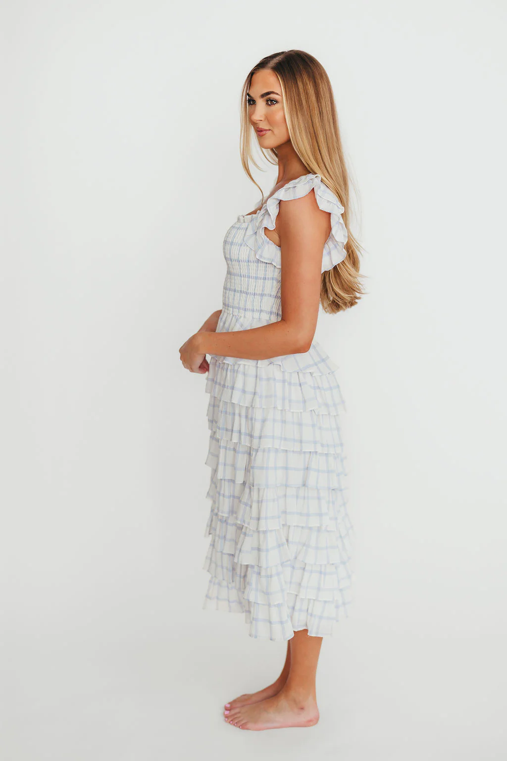 Adelynn Ruffle Midi Dress in White/Blue - Fashionser