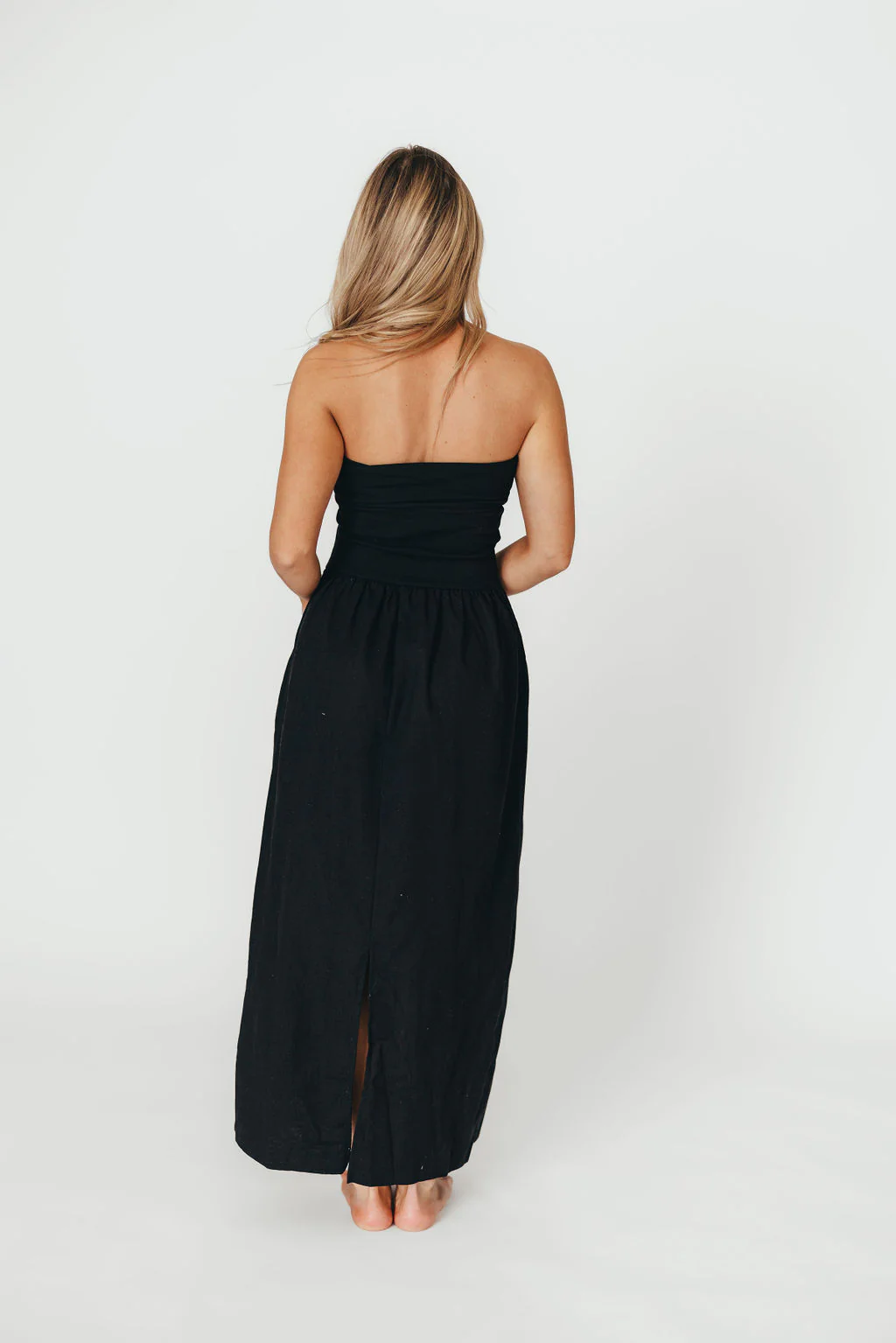 Kaylee Linen and Ribbed Knit Maxi Dress in Black - Fashionser