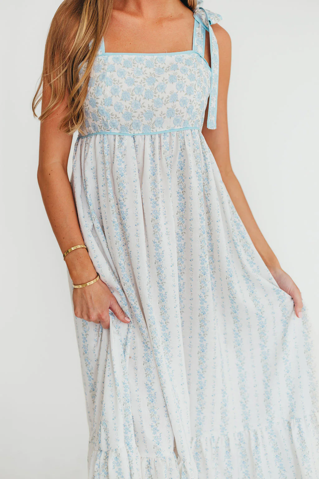 Kelly Adjustable Tie Maxi Dress in French Blue Floral - Fashionser