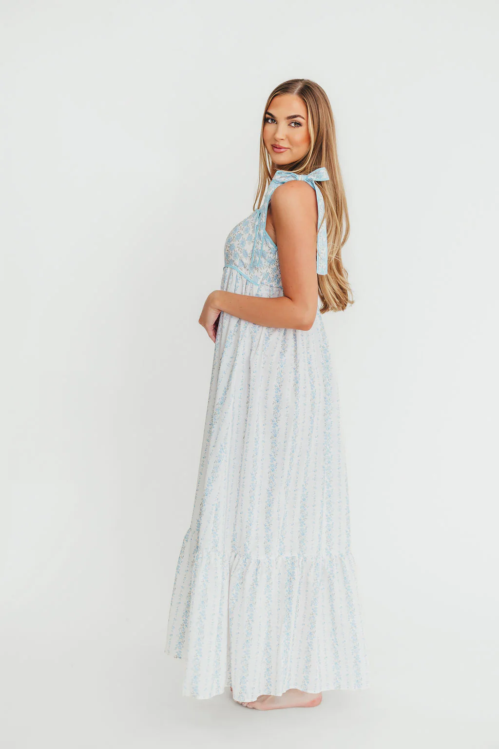 Kelly Adjustable Tie Maxi Dress in French Blue Floral - Fashionser