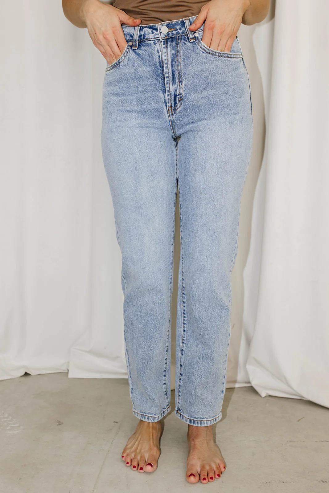 Peyton High Rise Straight Jean in Paloma - Fashionser