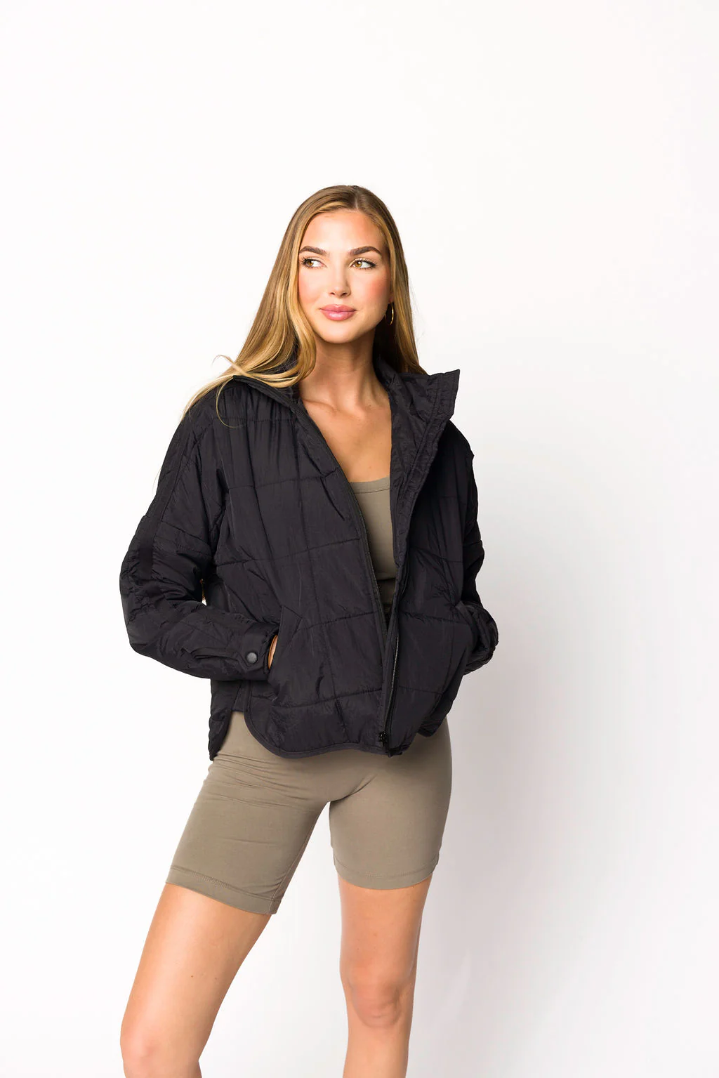 Layla Puffer Jacket in Black - Fashionser