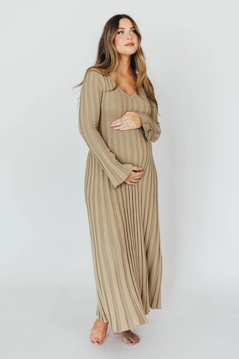 Hadley Long Sleeve V-Neck Knit Maxi Dress in Dune - Fashionser