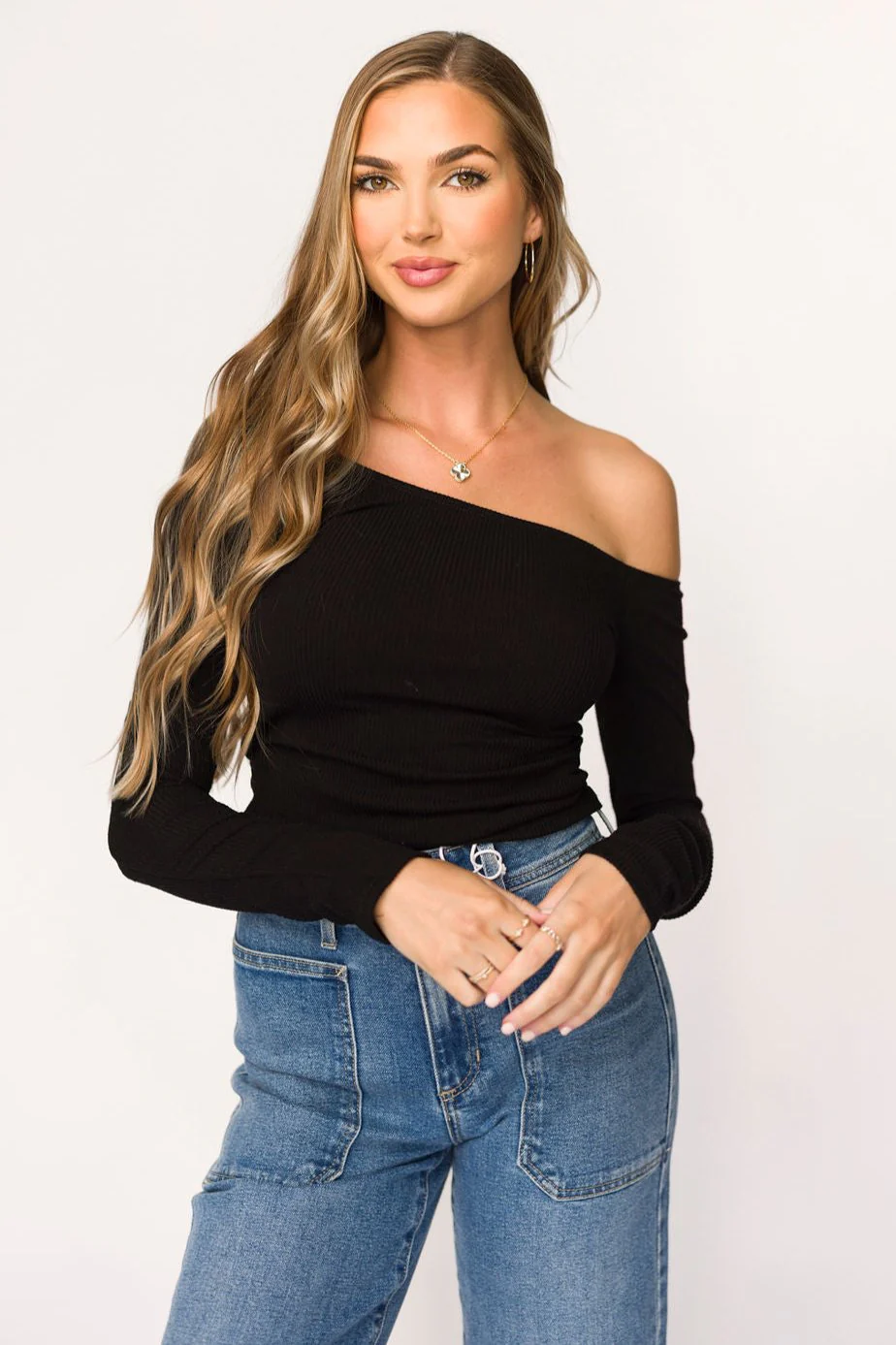 Be Right There Top in Black - Fashionser