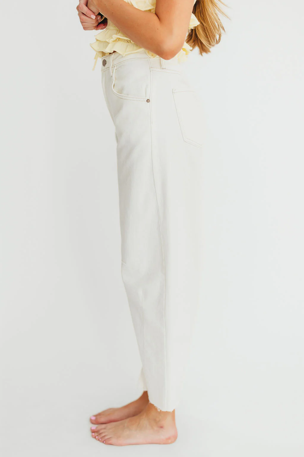 Whitley Barrel Jean in Off White - Fashionser