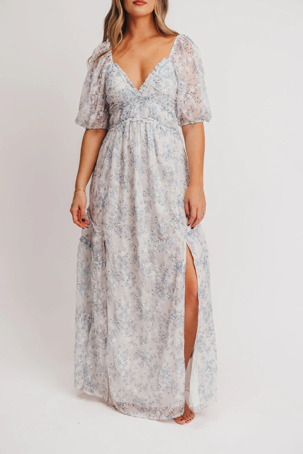 Daphne High Slit Eyelet Detail Maxi Dress in Blue and White Floral - Inclusive Sizing - Inclusive Sizing - Fashionser