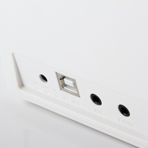 Vielseitige Konnektivität (Bluetooth, AUX, Phono, etc.)